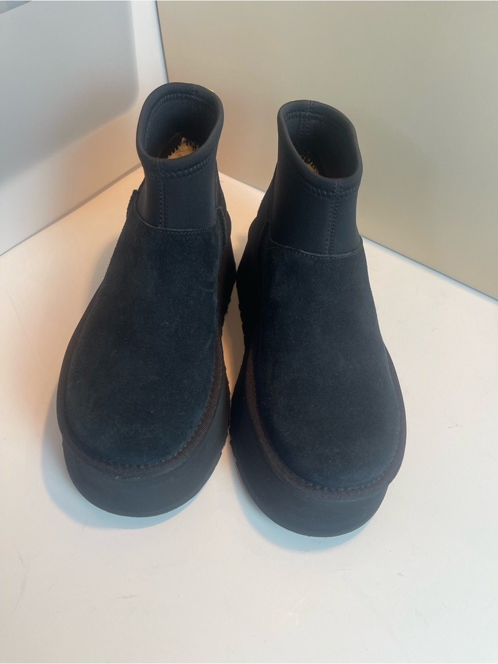 UGG Women’s Classic Mini Dipper Shearling Fur Platform boots Black Sz 6 - Picture 6 of 13